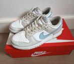 Nike dunk low
white armory blue maat 38.5, Ophalen of Verzenden, Zo goed als nieuw, Blauw, Sneakers of Gympen