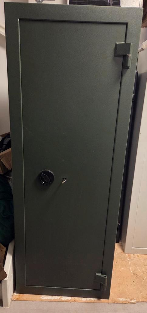 Gecertificeerde Wapenkast / Kluis, Sport en Fitness, Schietsport-accessoires, Gebruikt, Ophalen