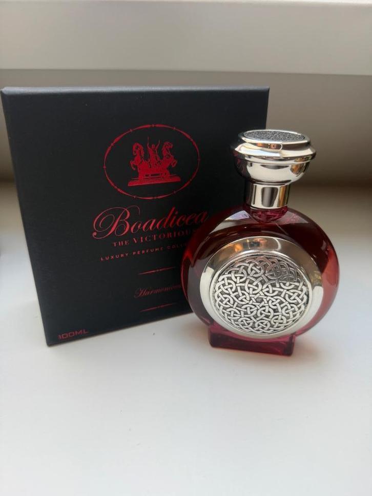 Boadicea - Harmonious - decant (10ml), Sieraden, Tassen en Uiterlijk, Uiterlijk | Parfum, Zo goed als nieuw, Verzenden