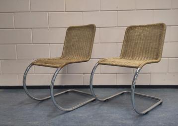 Vintage eetkamerstoel Tecta Mies van Rohe slede stoelen beschikbaar voor biedingen