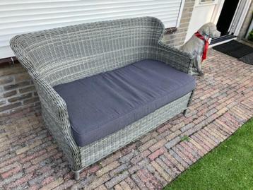 tuin bankje 2 pers. met kussen beschikbaar voor biedingen
