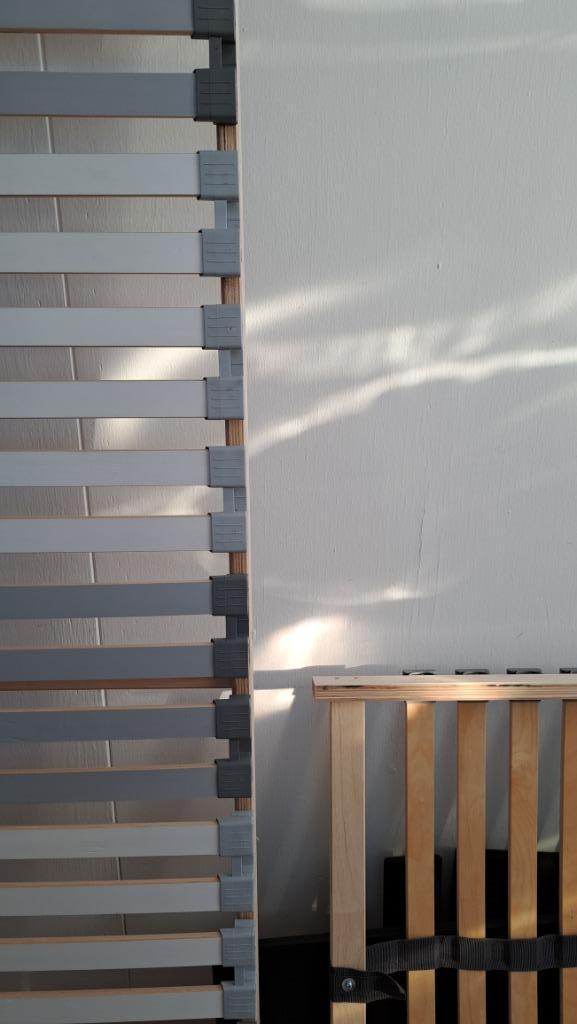 Lattenbodem bed (2x) plus staanders, Huis en Inrichting, Slaapkamer | Bedden, Zo goed als nieuw, Eenpersoons, 70 cm of minder