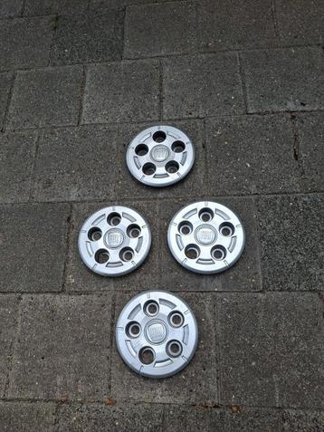 Set naaf-wieldoppen Fiat Ducato 16 inch, steek 5 x 130.  beschikbaar voor biedingen