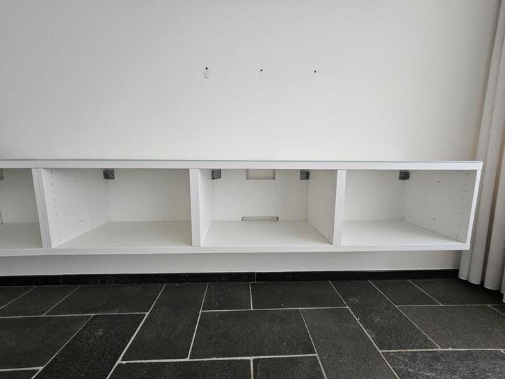 IKEA TV Meubel met Glasplaat, Huis en Inrichting, Kasten | Wandmeubels, Ophalen