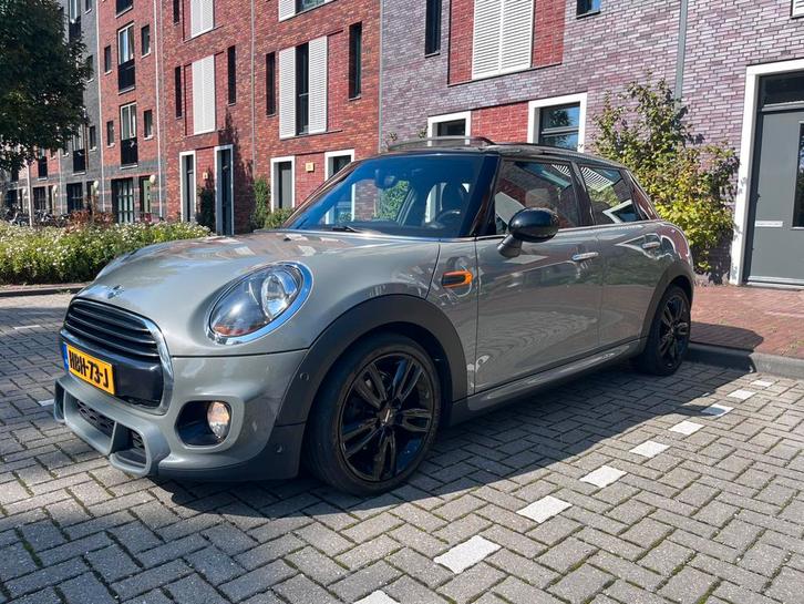 Mini Cooper S JCW 1.5 benzine 136pk Keyless PANO Harman/kard, Auto's, Mini, Particulier, Apple Carplay, Bluetooth, Elektrische ramen