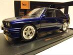 BMW M3 E30  metallic blue 1989 IXO 1:18 KRD, Hobby en Vrije tijd, Modelauto's | 1:18, Ophalen of Verzenden, Zo goed als nieuw
