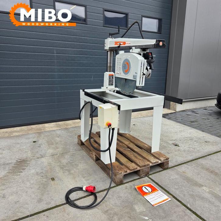 Maggi 640 Afkortzaag ** Nieuw en gebruikt **, Doe-het-zelf en Verbouw, Gereedschap | Zaagmachines, Zo goed als nieuw, Afkortzaag