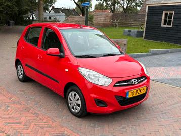 Hyundai i10 1.1 I 5DR 2011 Rood beschikbaar voor biedingen