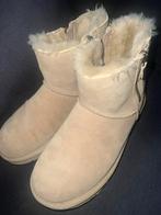 Uggs 38, UGG, Overige kleuren, Lage of Enkellaarzen, Nieuw
