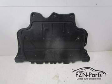 VW Golf 7 Bodemplaat 5Q0825236 beschikbaar voor biedingen