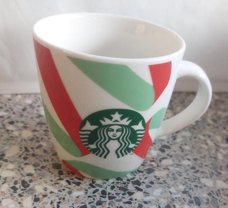 Kerst Christmas Beker mok kop Starbucks 2021 rood groen +oor, Huis en Inrichting, Keuken | Servies, Zo goed als nieuw, Kop(pen) en/of Schotel(s)