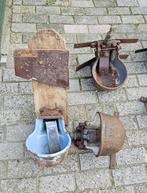 10 oude drinkbakken uit boerderij, Ophalen