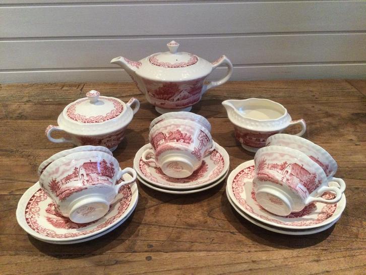 Boerenhoeve Rood Maastricht ( Thee servies compleet), Antiek en Kunst, Antiek | Servies los, Ophalen of Verzenden