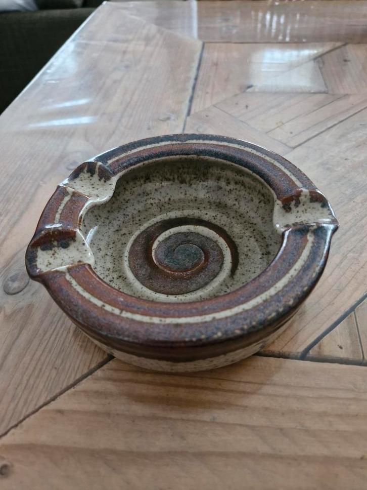Ravelli handwerken keramieken Asbak - Holland, Antiek en Kunst, Antiek | Schalen, Ophalen of Verzenden