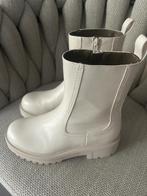Dames laarzen crème kleur met rits maat 37, Hoge laarzen, Beige, Ophalen of Verzenden, Zo goed als nieuw