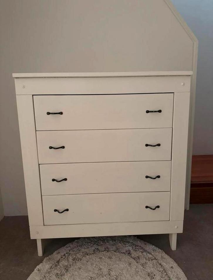 Witte houten ladekast / commode, Huis en Inrichting, Kasten | Ladekasten, Gebruikt, 100 tot 150 cm, 50 tot 100 cm, 25 tot 50 cm