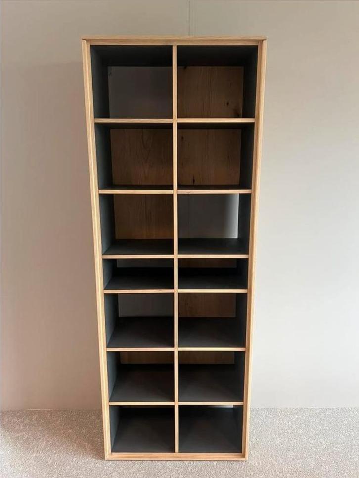 Darwin boekenkast van Xooon nu voor €499,-, Huis en Inrichting, Lampen | Overige, Nieuw, Ophalen of Verzenden