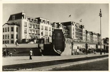 Scheveningen, Grand Hotel - volk auto - ongelopen beschikbaar voor biedingen