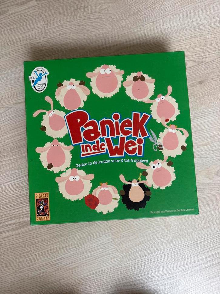 Paniek in de Wei - Gezelschapsspel, Hobby en Vrije tijd, Gezelschapsspellen | Bordspellen, Nieuw, Drie of vier spelers, Ophalen of Verzenden