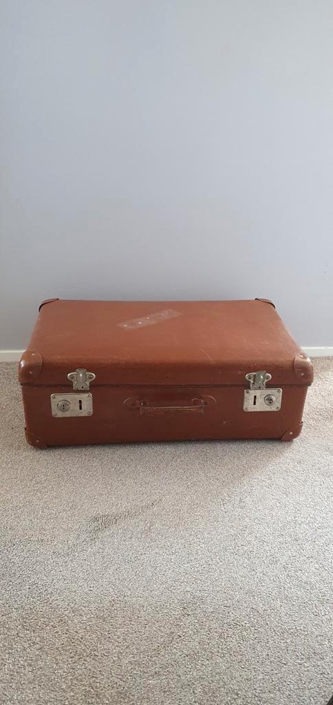 Vintage Bruine Koffer met Sloten, Sieraden, Tassen en Uiterlijk, Koffers, Gebruikt, Overige materialen, 50 tot 60 cm, 35 tot 45 cm