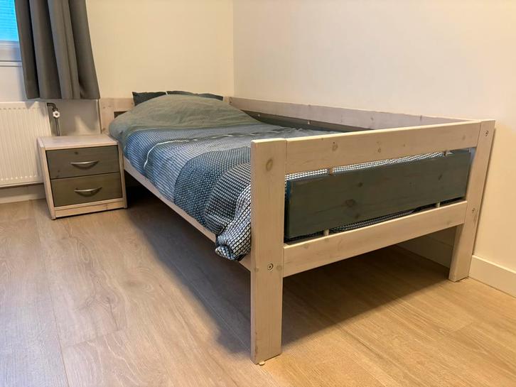 Lifetime complete kinderkamer ( bed + bureau), Kinderen en Baby's, Kinderkamer | Complete kinderkamers, Gebruikt, Jongetje of Meisje