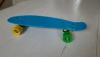 Swass skateboard kind blauw met geelgroene wieltjes, Skateboard, Ophalen of Verzenden, Zo goed als nieuw