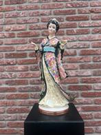 Uniek Japans porseleinen beeld Geisha in kimono 52 cm hoog, Verzamelen, Beelden en Beeldjes, Ophalen of Verzenden, Zo goed als nieuw