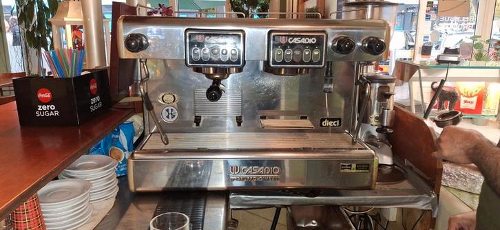 Casadio Professionele Koffiemachine - Horeca, Witgoed en Apparatuur, Koffiezetapparaten, Gebruikt, Koffiemachine, 10 kopjes of meer