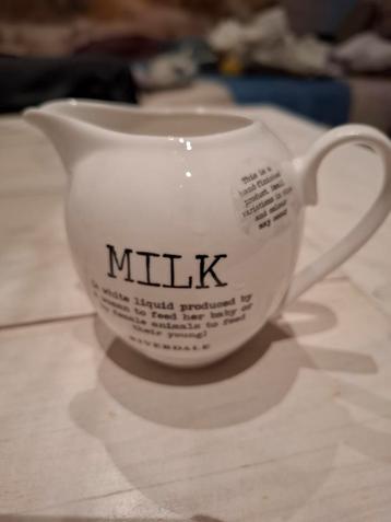 Mooi melkkannetje van Riverdale. beschikbaar voor biedingen