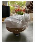 Mooi trouw hoedje met bloem corsage, Wit, Ophalen of Verzenden, Zo goed als nieuw, Accessoires