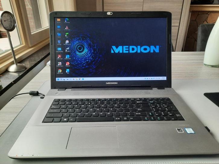 Medion Akoya E7424 (MD60150) 17,3 inch laptop, Computers en Software, Windows Laptops, Gebruikt, 17 inch of meer, HDD, SSD, 2 tot 3 Ghz