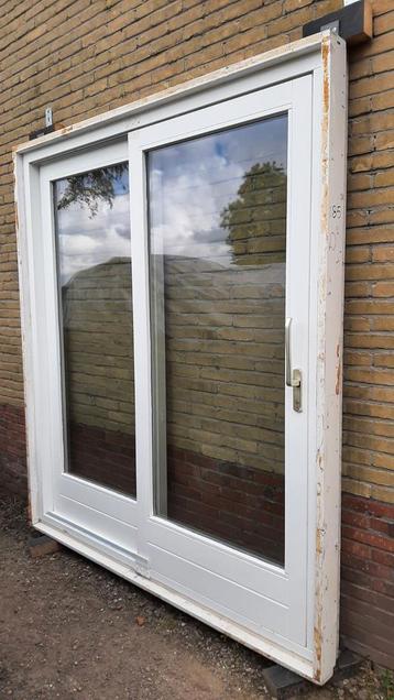 Hefschuifpui, met dubbel glas. beschikbaar voor biedingen