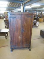 Oer 11747  17e eeuwse Spaanse kastanjehouten strakke kast, Ophalen