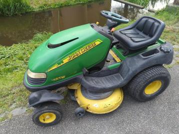 John Deere SST16 Zitmaaier Benzine Hydrostaat 16PK beschikbaar voor biedingen