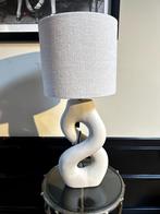 Tafel lamp vloeiende vormen in sandkleur, Ophalen, Overige materialen, 50 tot 75 cm, Nieuw