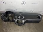 Dashboard van een Mercedes GLA, Gebruikt, -, -, 3 maanden garantie