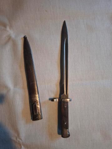 Antieke Duitse Bajonet WO1 met Schede beschikbaar voor biedingen