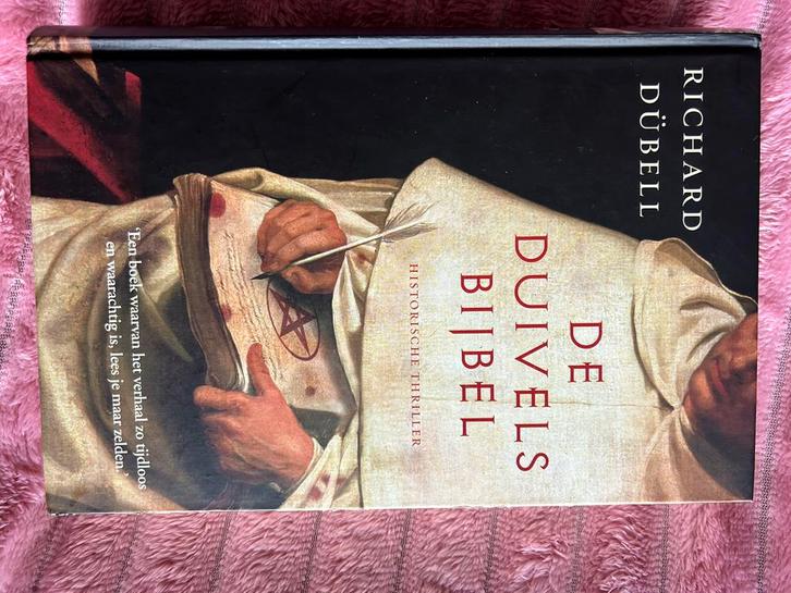 De duivelsbijbel - Richard Dübell, Boeken, Historische romans, Zo goed als nieuw, Ophalen of Verzenden