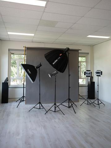 Betaalbaar fotostudio te huur in Amsterdam beschikbaar voor biedingen