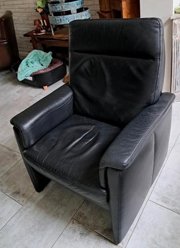 Mooie leren fauteuil beschikbaar voor biedingen