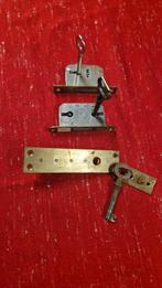 3 x oud messing meubelslot, Ophalen of Verzenden