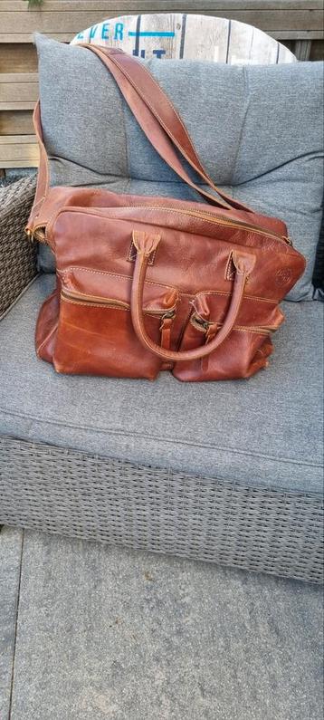 Leren tas beschikbaar voor biedingen