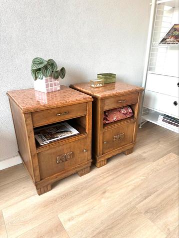 2 oude nachtkastjes marmeren blad hout set vintage antiek beschikbaar voor biedingen