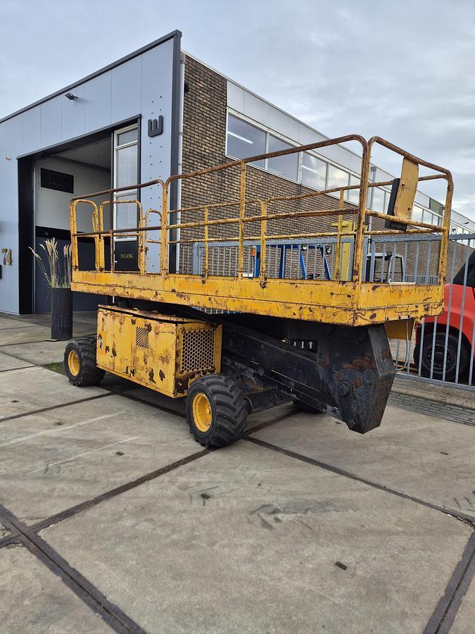 Uprigth Sl30 10mtr diesel, Zakelijke goederen, Machines en Bouw | Liften, Steigers en Ladders