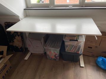 Ikea bureau 1.60m breed.