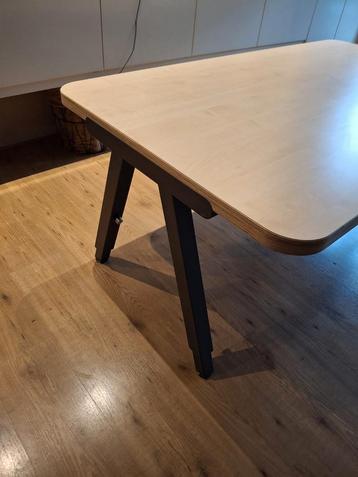 Zeer stevig en mooi verstelbaar bureau/tafel 16090