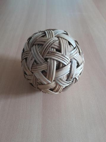 Vintage Takraw ( rieten bal ) uit Azie Voetvolley beschikbaar voor biedingen
