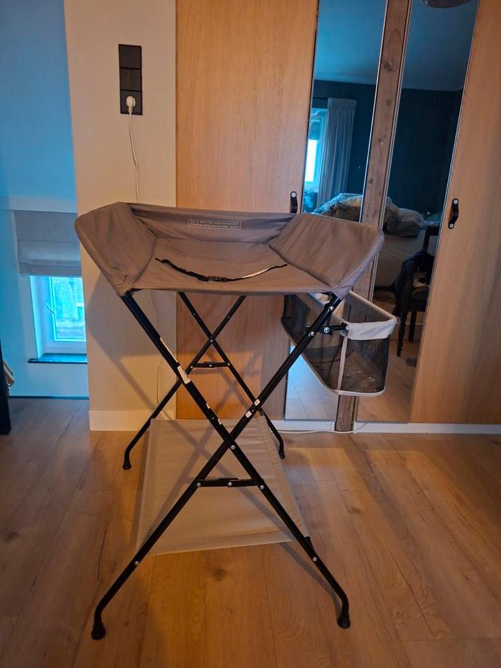 Opklapbare Commode - Ruimtebesparend!, Kinderen en Baby's, Kinderkamer | Commodes en Kasten, Gebruikt, Commode, 90 tot 105 cm