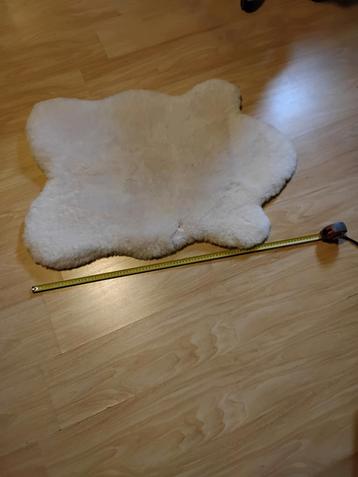 Kunst schapenvacht beschikbaar voor biedingen