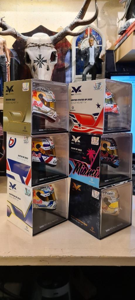 F1 Max Verstappen alle 6 Mini Helm 1:4 Scale uit 2022 NIEUW, Verzamelen, Sportartikelen en Voetbal, Nieuw, Overige typen, Overige sporten